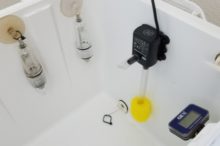 アジ活かしクーラーに付けてる水流ポンプにフィルター装着