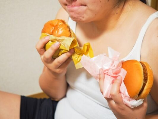 偏った食事をしている高校生や中学生はAGAになりやすい事を解説