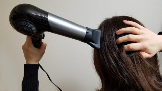 ミューノアージュ育毛剤を使用する前にドライヤーで乾かす必要性を解説