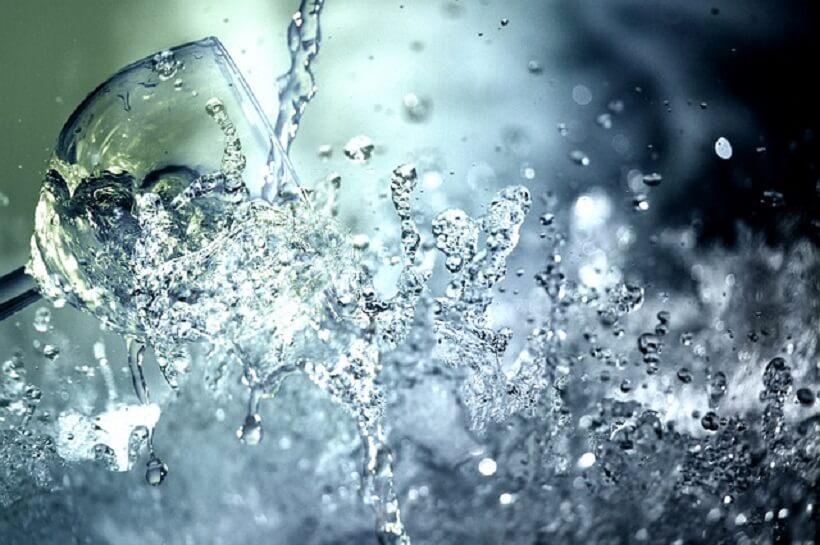 【10秒洗浄】スピニングリールの手入れは水でジャブジャブ洗う