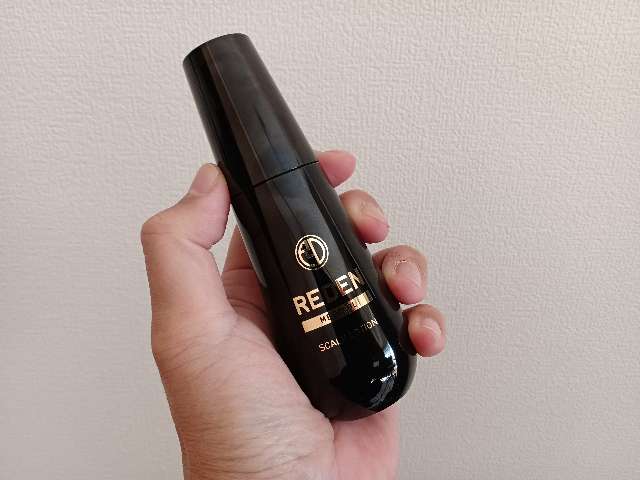 リデン育毛剤を手に持った感じ
