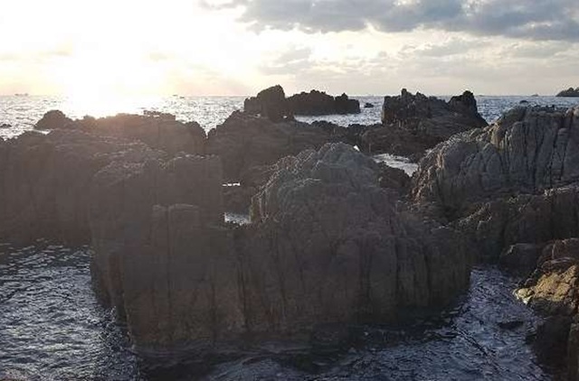 現場到着。第一ポイントの海況を解説